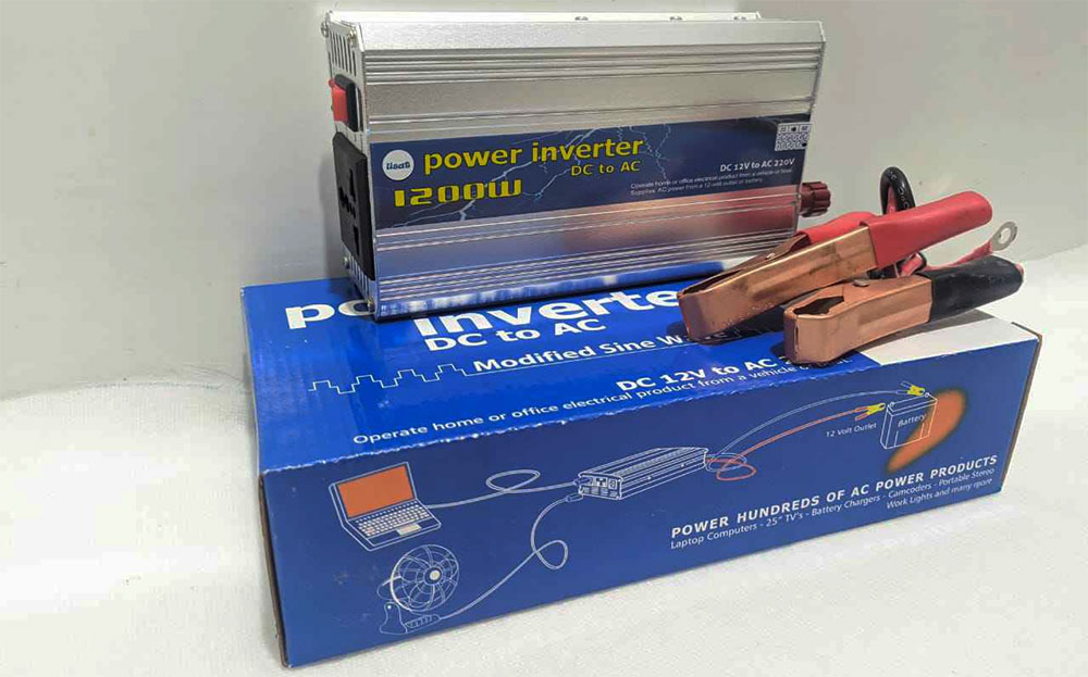 Power inverter DC to AC